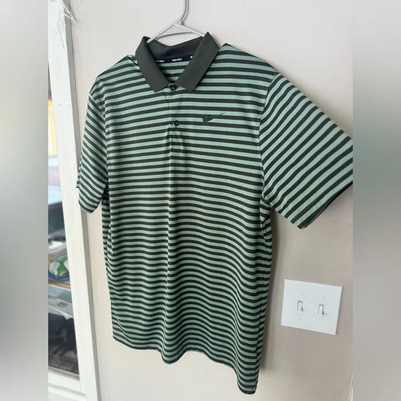 Nike Dri-FIT Victory Striped Golf Polo – Men’s Medium - Picture 7 of 10